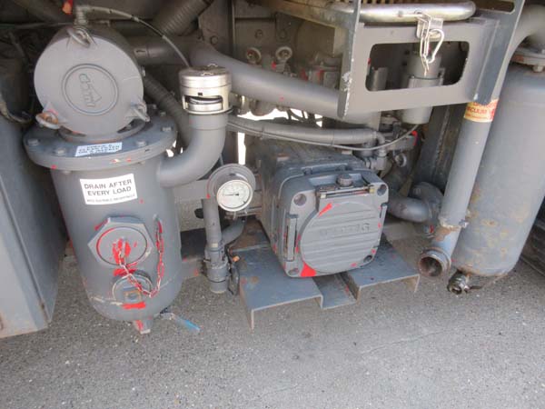 REF 41 - 2011 DAF ADR Vacuum tanker for sale